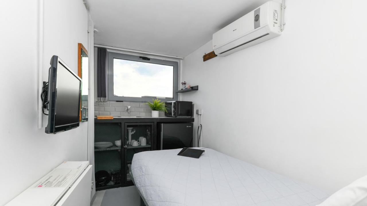 Monastiraki City Sleepbox- Unspoiled Athens Apartments Экстерьер фото